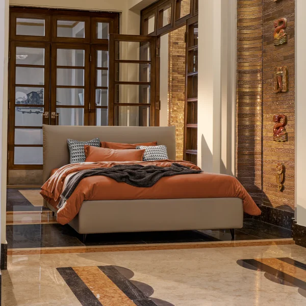 Pat tapițat Egon, Dorelan