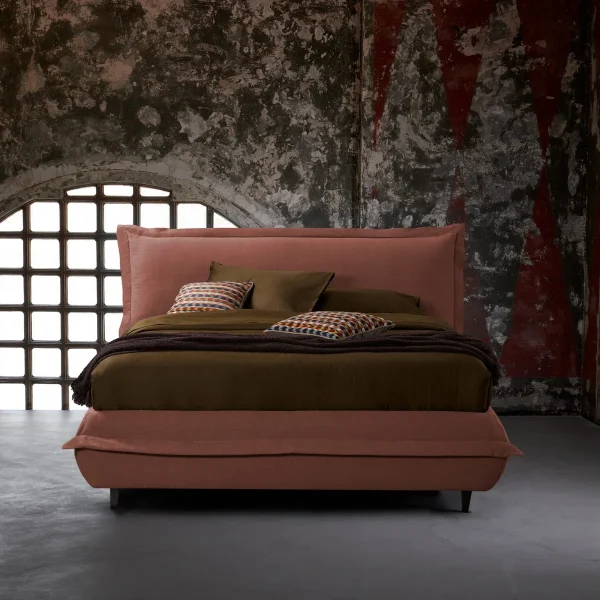 Pat tapițat Keith, Dorelan